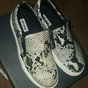Not rated Snakeskin sneakers size 9